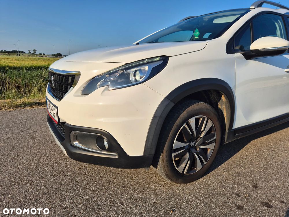 Peugeot 2008 1.2 Pure Tech GPF Allure S&S EAT6 - 4