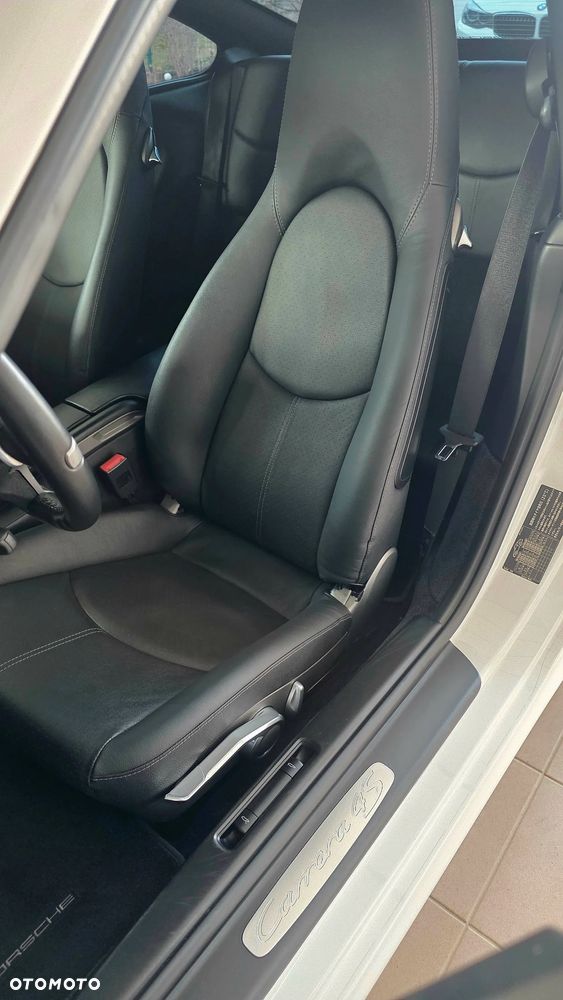 Porsche 911 Carrera 4S PDK - 34