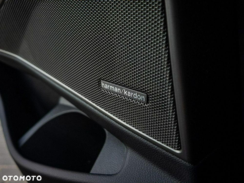 BMW M3 Competition M xDrive - 23