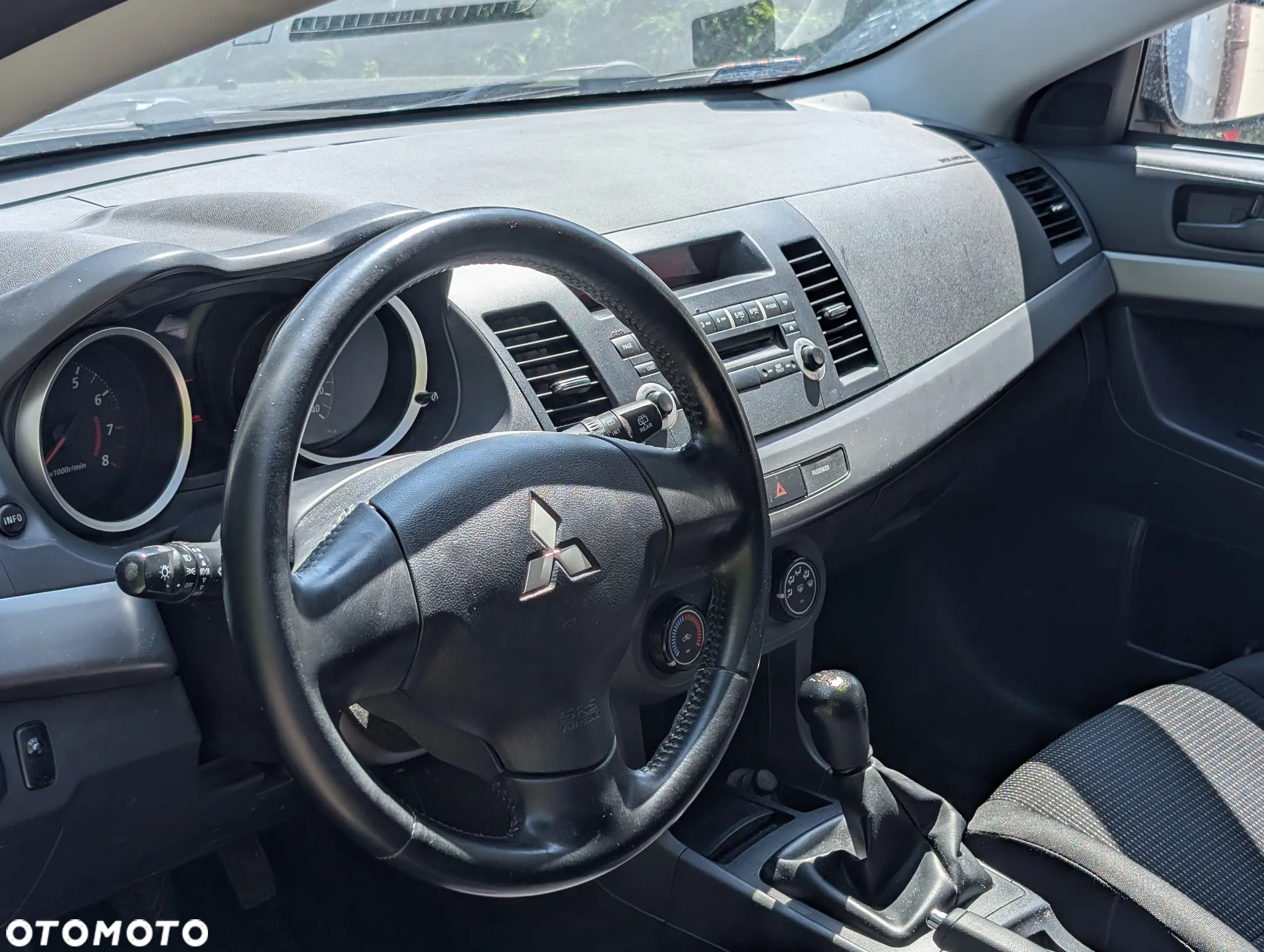 Mitsubishi Lancer 1.6 Inform - 14