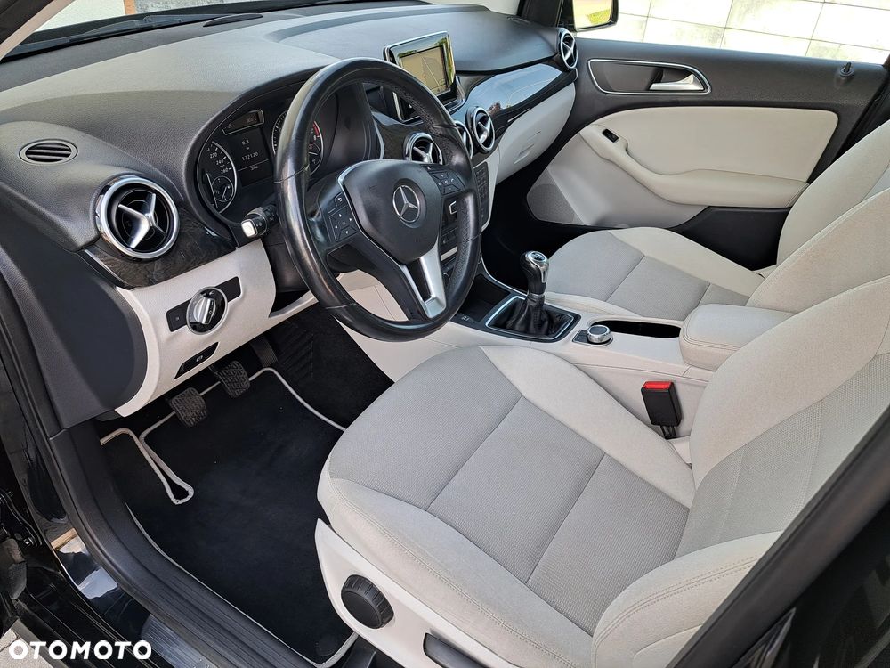 Mercedes-Benz Klasa B 180 (BlueEFFICIENCY) - 11