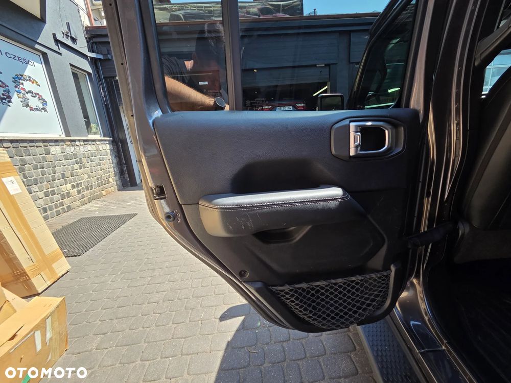 Jeep Wrangler Unlimited GME 2.0 Turbo Sahara - 37