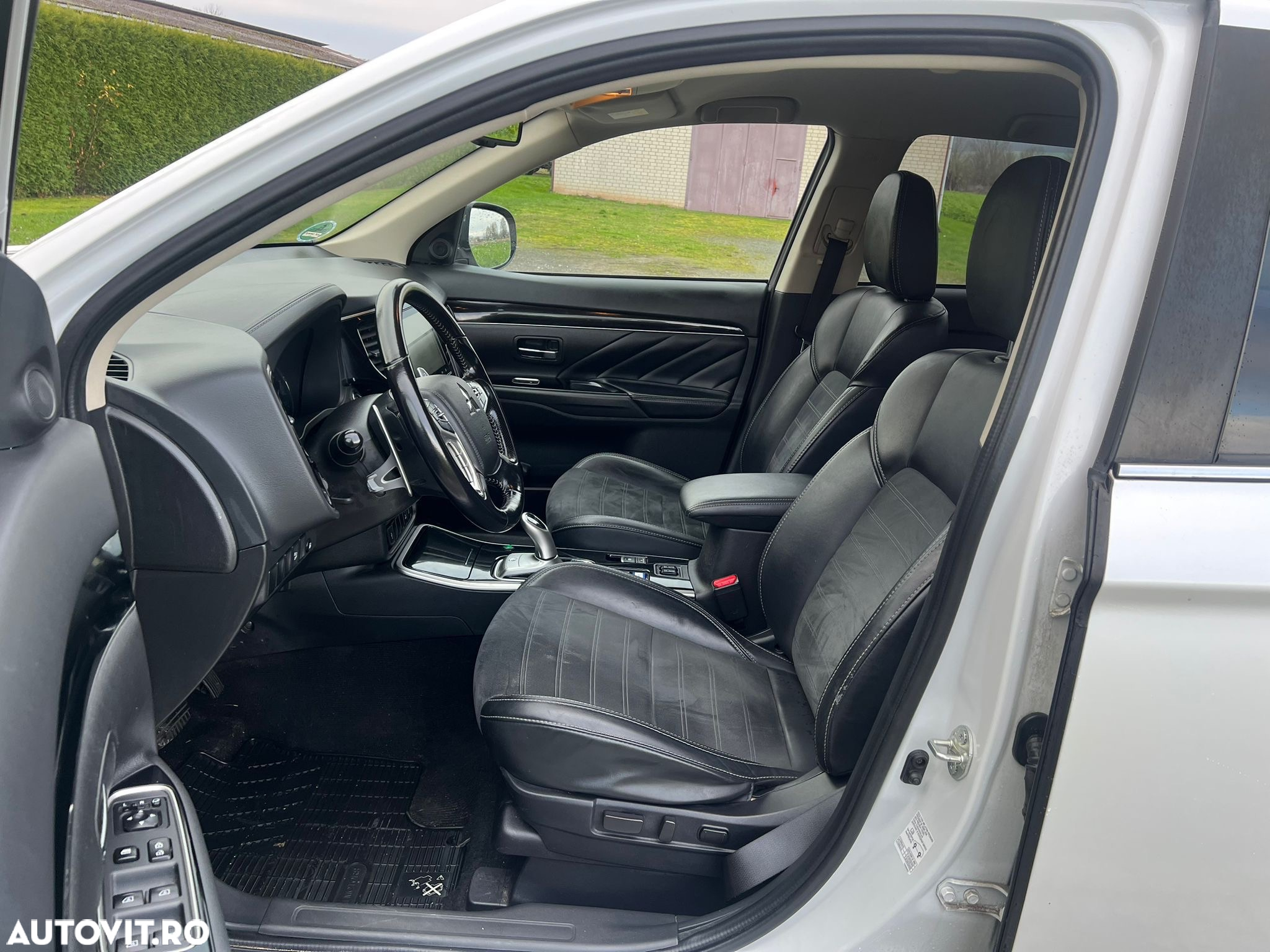 Mitsubishi Outlander 2.4 4WD Plug-In Hybrid Diamant+ - 10