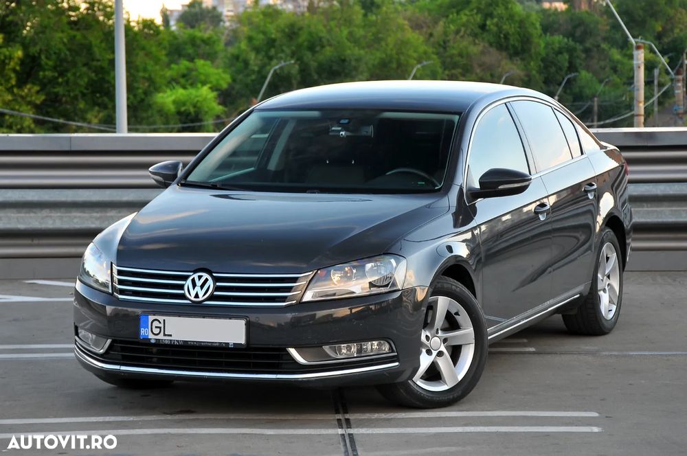 Volkswagen Passat 2.0 TDI BlueMotion Technology DSG Trendline - 4