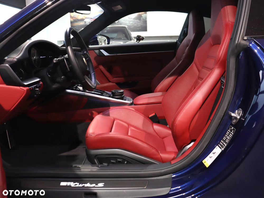 Porsche 911 Carrera Turbo S - 17