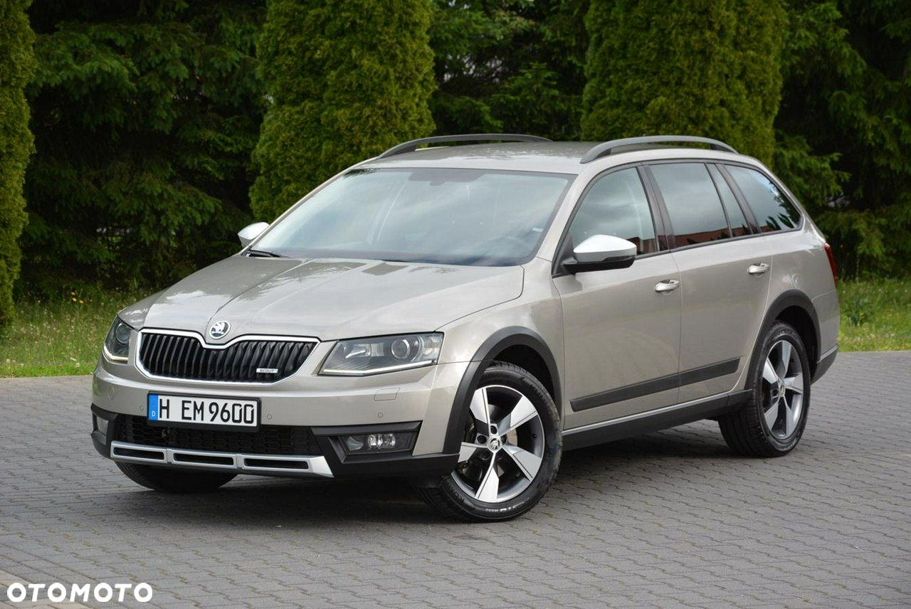 Skoda Octavia Combi 2.0 TDI 4x4 DSG Scout - 2