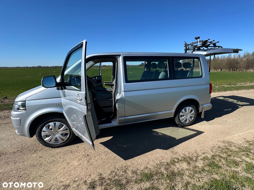 Volkswagen Caravelle - 11