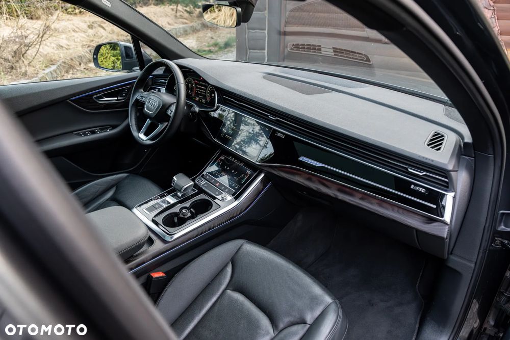Audi Q7 55 TFSI quattro tiptronic S line - 26
