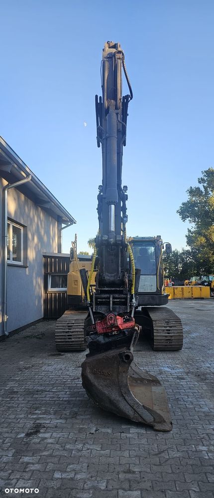 Volvo ECR235CL - 8