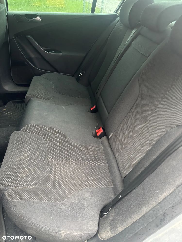 Volkswagen Passat - 20
