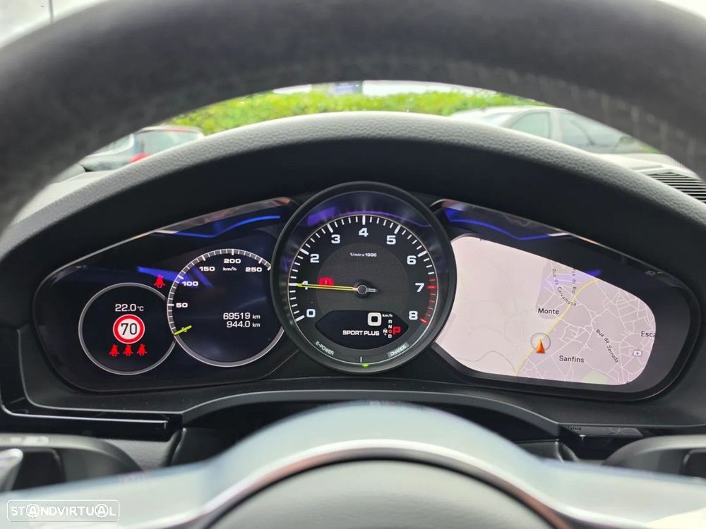 Porsche Cayenne Coupé E-Hybrid - 18