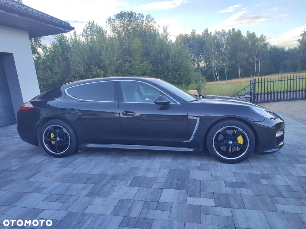 Porsche Panamera 4S - 10