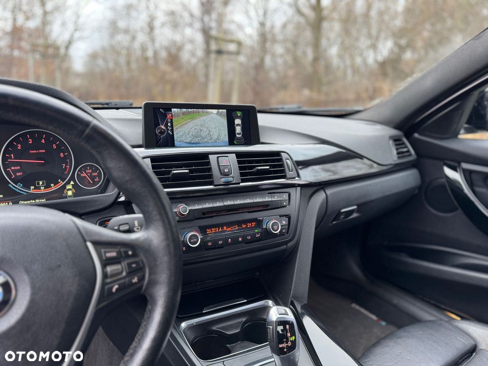 BMW Seria 3 328i xDrive Sport-Aut Luxury Line - 17