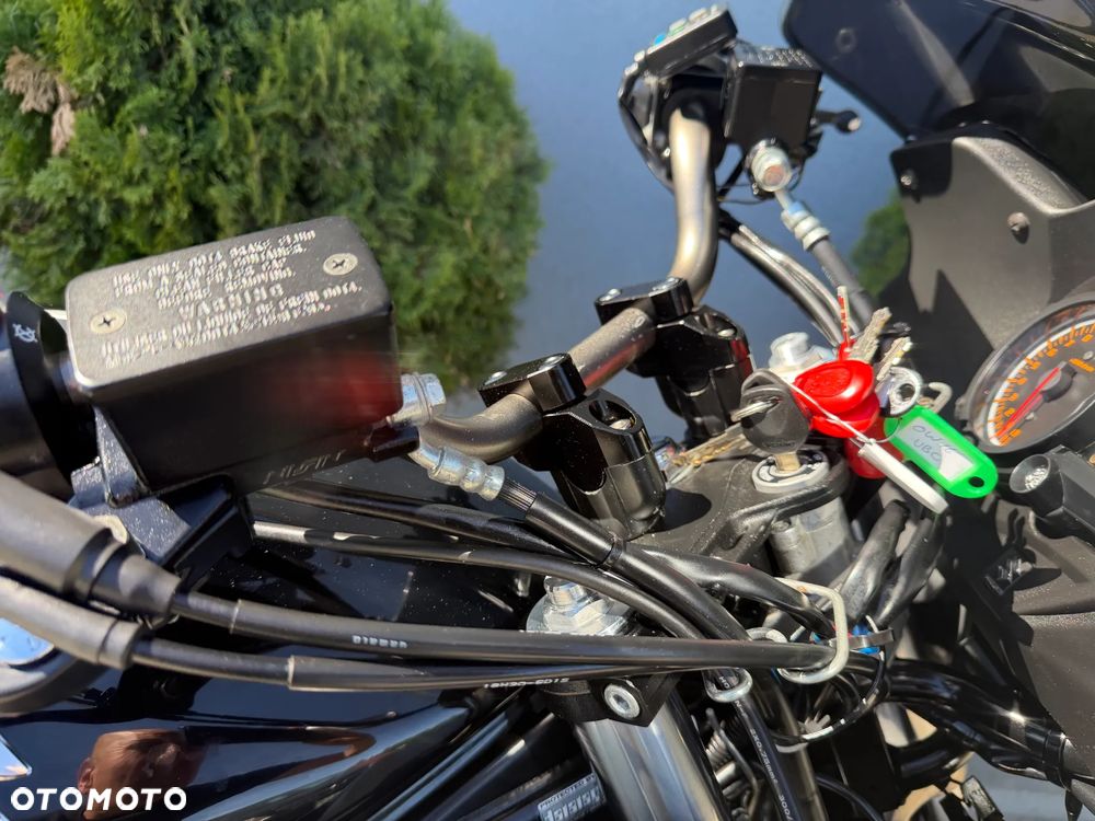 Suzuki GSX - 21