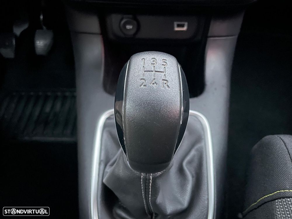 Citroën C3 1.2 PureTech Shine - 27