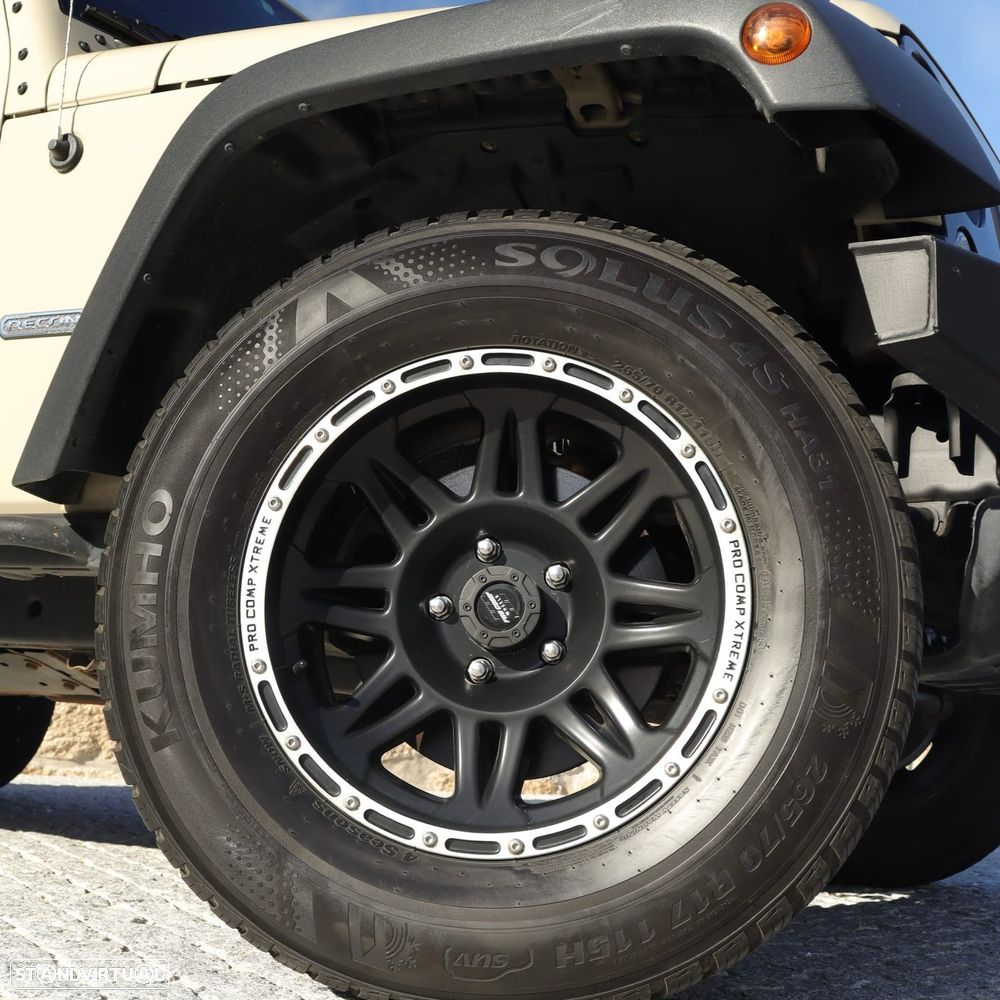 Jeep Wrangler Unlimited - 13