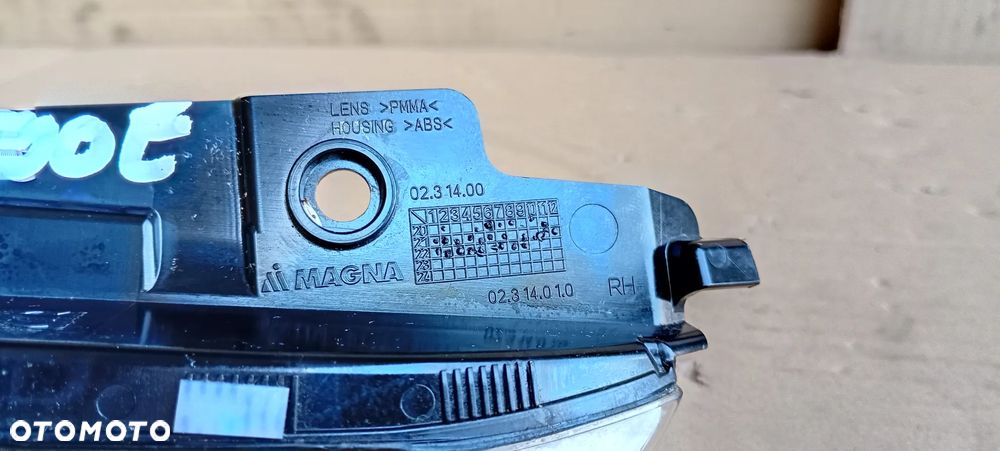 Kierunkowskaz kierunek prawy biały LED Fiat 500E II 20- 52140401 - 8