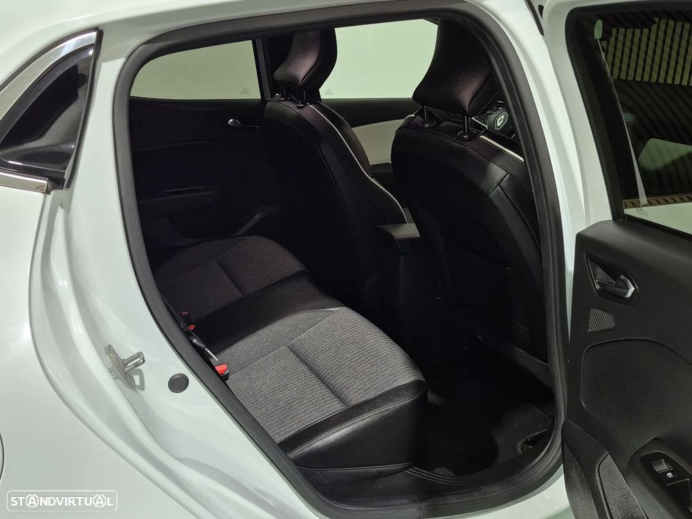 Renault Clio TCe 90 CVT TECHNO - 31