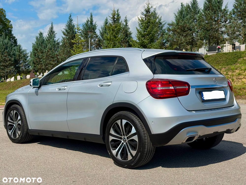 Mercedes-Benz GLA 180 7G-DCT Style - 3