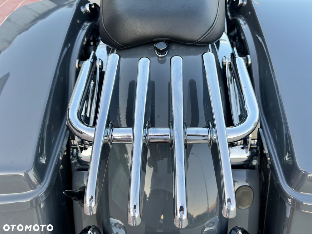 Harley-Davidson Touring Road Glide - 14