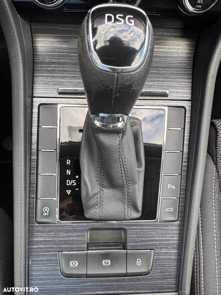 Skoda Superb 2.0 TDI DSG Style - 27