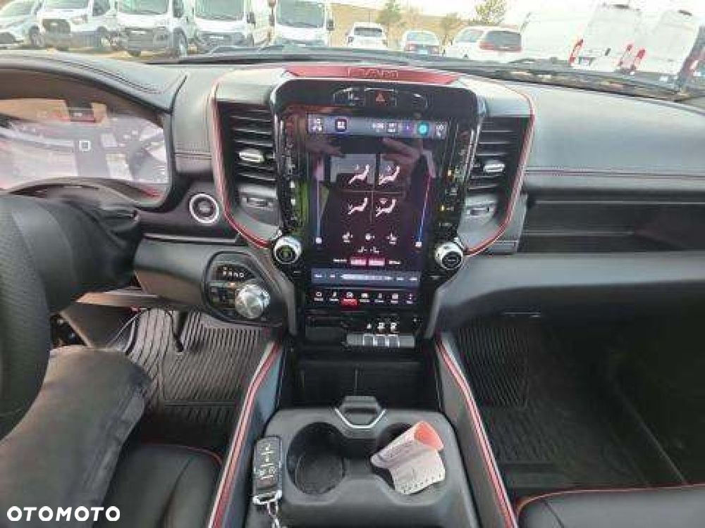 RAM 1500 - 12