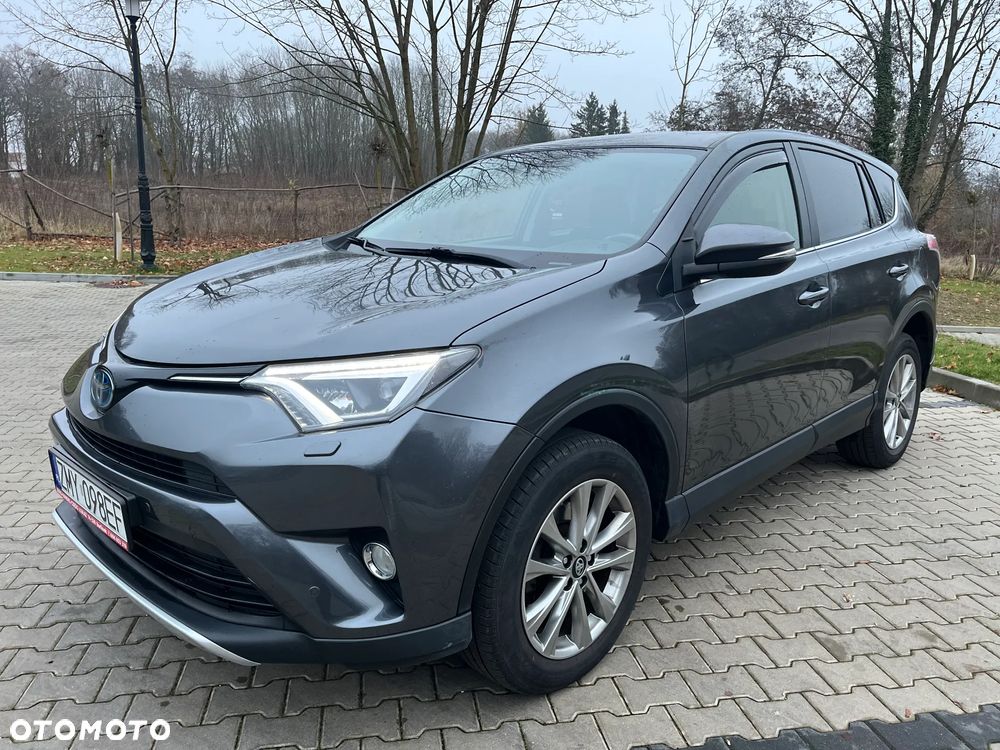 Toyota RAV4 - 1