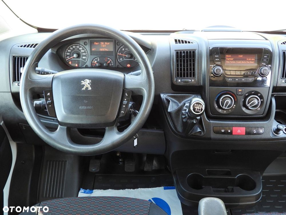 Peugeot BOXER  WYWROTKA PODWÓJNA KABINA DOKA 7 MIEJSC TEMPOMAT KLIMATYZACJA  140KM - 30