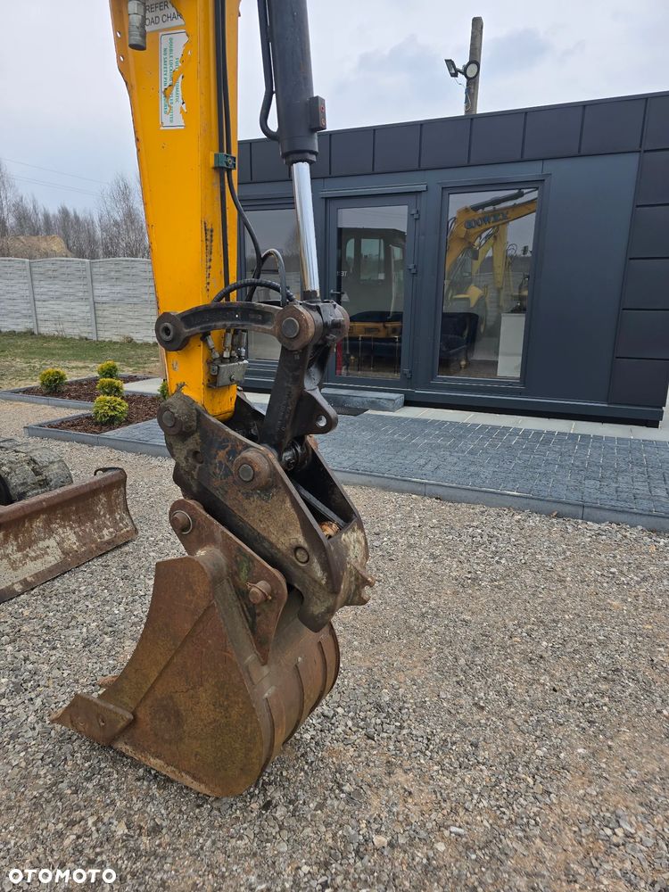 JCB - 5