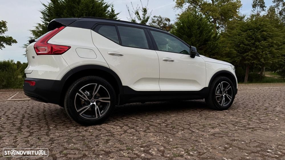 Volvo XC 40 1.5 T2 Momentum Core Geartronic - 20
