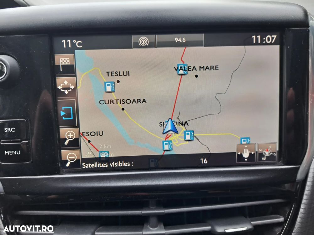 Peugeot 2008 1.2 L PureTech Turbo S&S Allure - 12