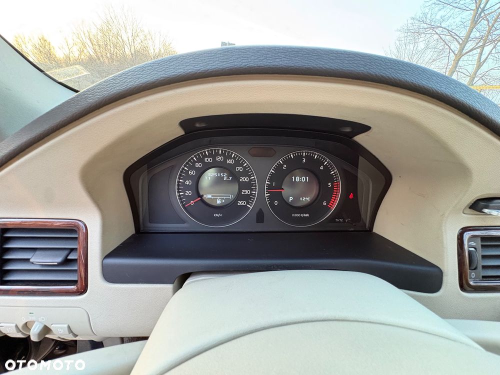 Volvo V70 D5 Summum - 10