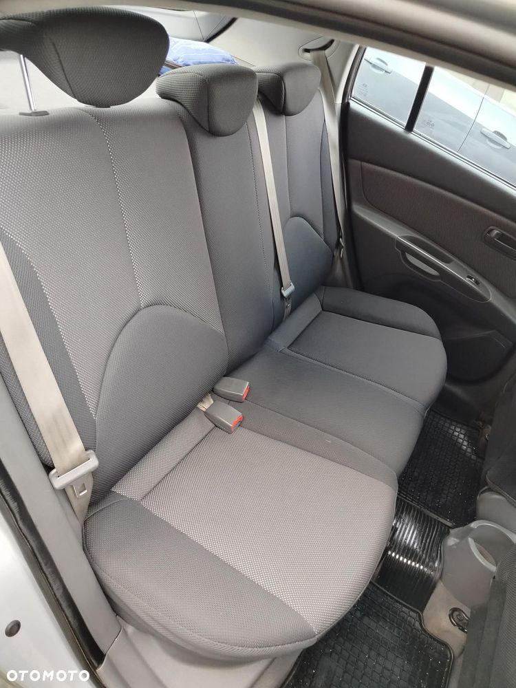 Kia Rio 1.4 Comfort - 8