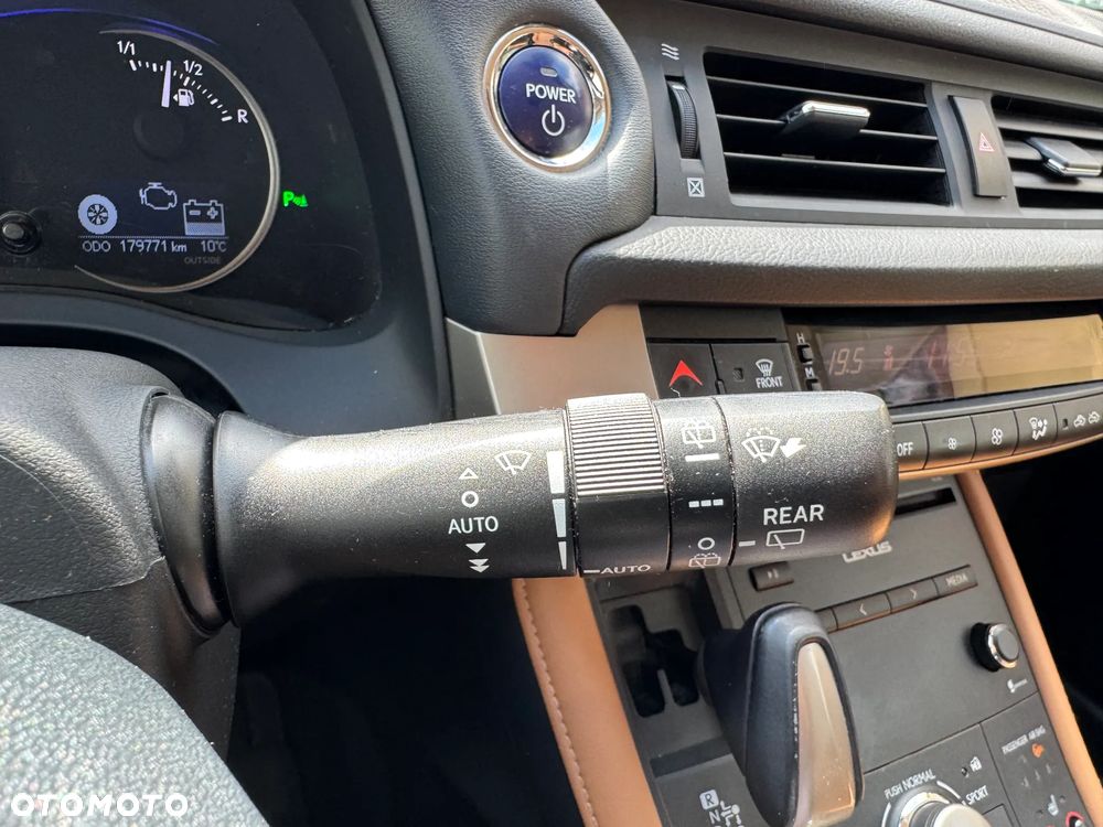 Lexus CT 200h Executive Line - 24