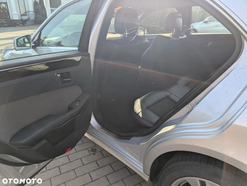 Mercedes-Benz Klasa E 220 CDI BlueEff Avantgarde - 7