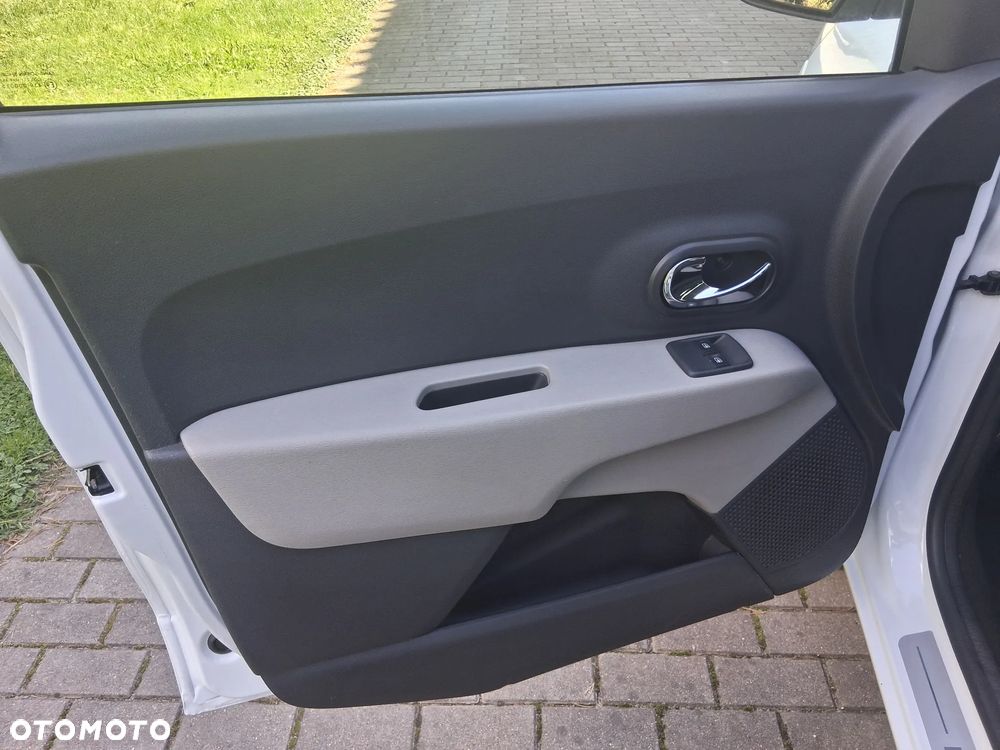 Dacia Lodgy 1.6 SCe Laureate S&S - 17