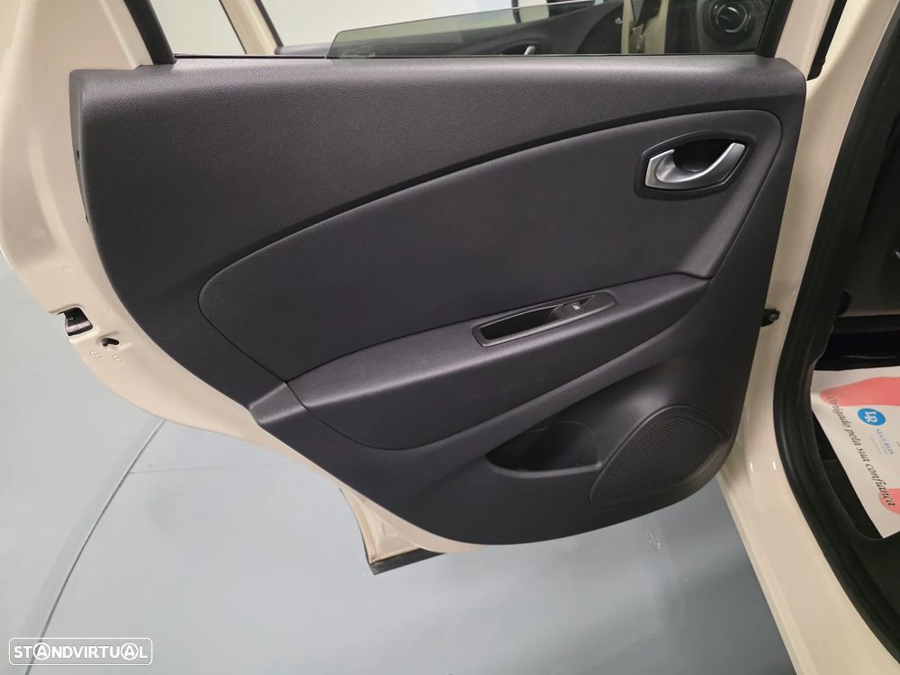Renault Captur 1.5 dCi Exclusive EDC - 36