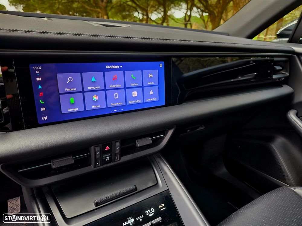 Porsche Macan Electric 4 - 11