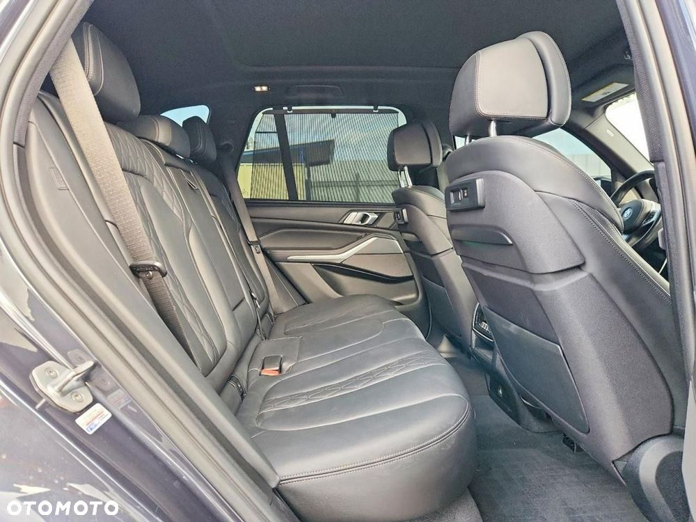 BMW X5 xDrive40i - 11