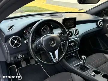 Mercedes-Benz CLA 180 - 12