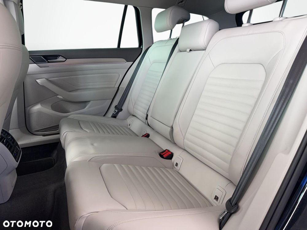 Volkswagen Passat Variant - 14