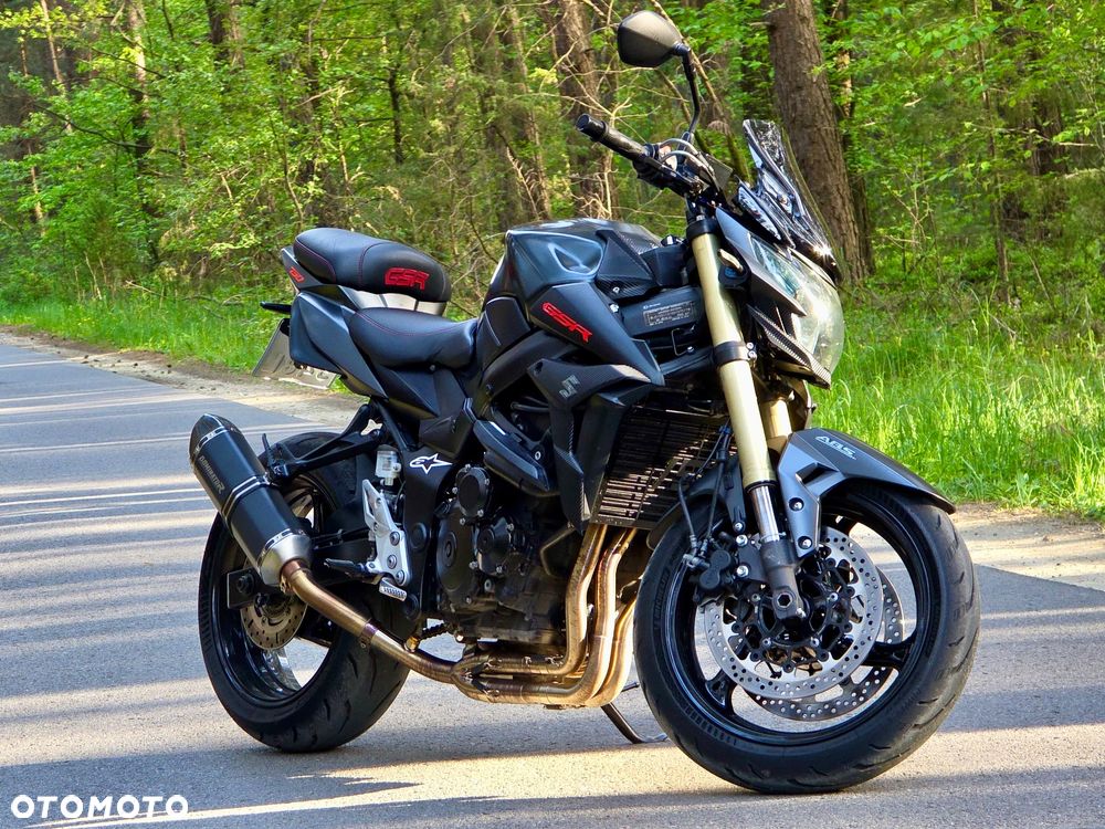 Suzuki GSR - 1
