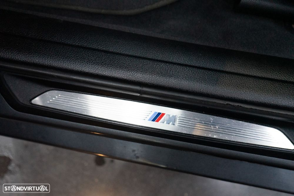 BMW 320 d Pack M - 25