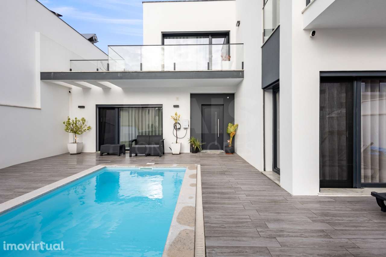 Moradia semi-nova T3 com piscina e vista mar - Grande imagem: 2/36