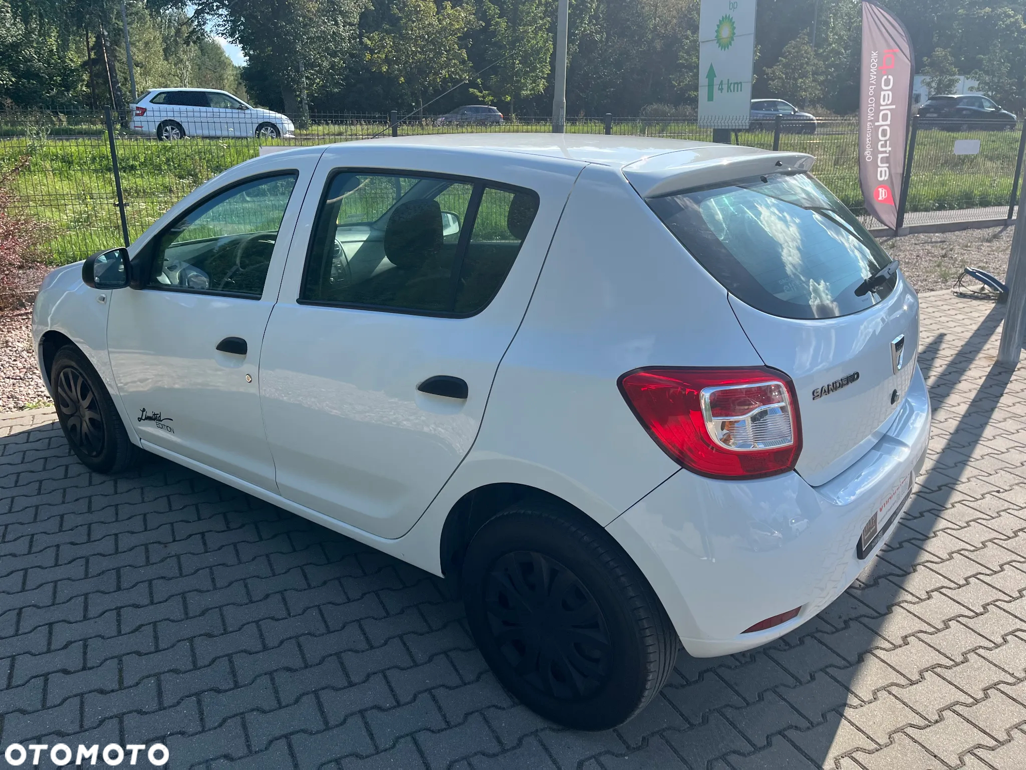 Dacia Sandero 1.2 16V 75 Ambiance - 11