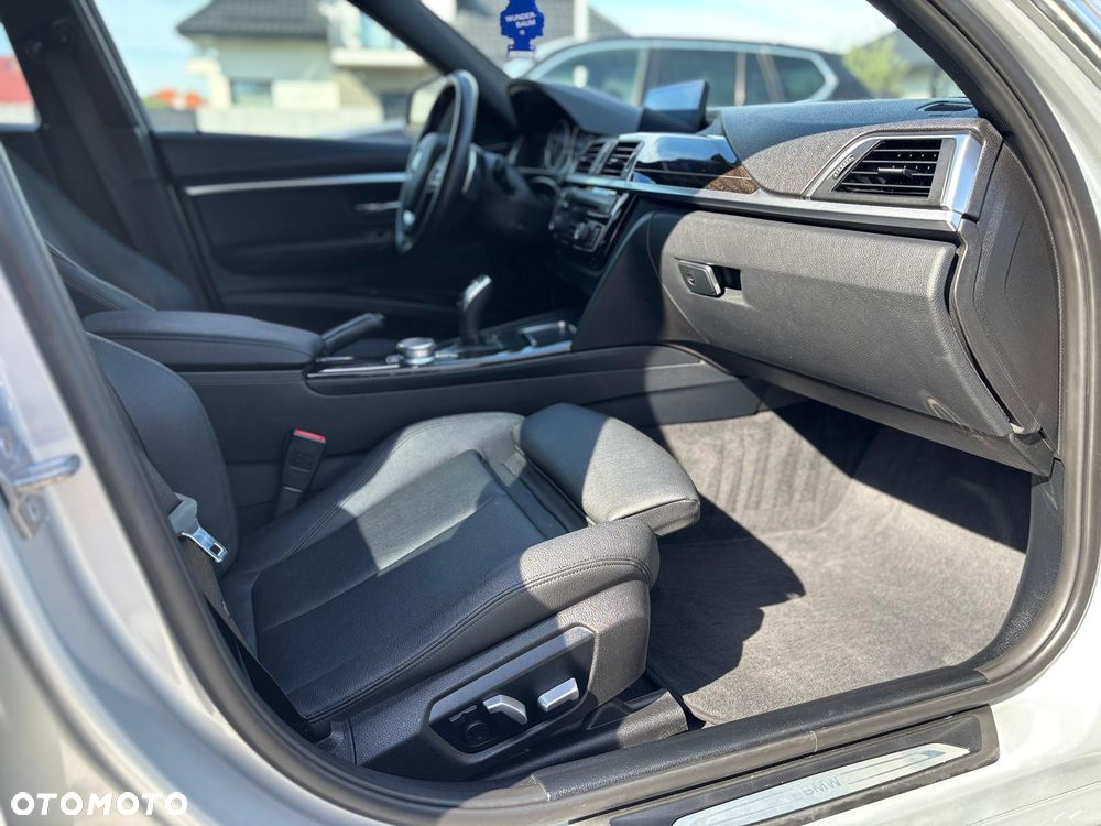 BMW Seria 3 330i Sport Line - 16