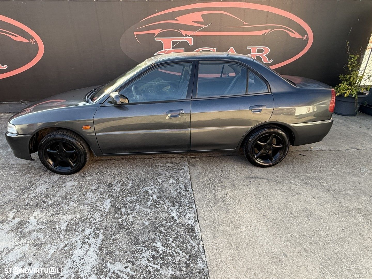 Mitsubishi Lancer 1300 GLX - 31