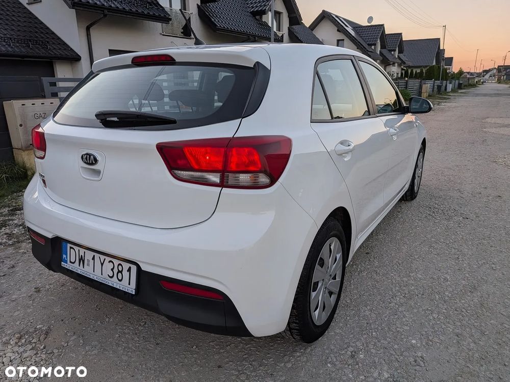 Kia Rio 1.2 M - 12