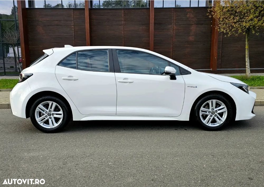 Toyota Corolla 1.8 Hybrid Business Edition - 4