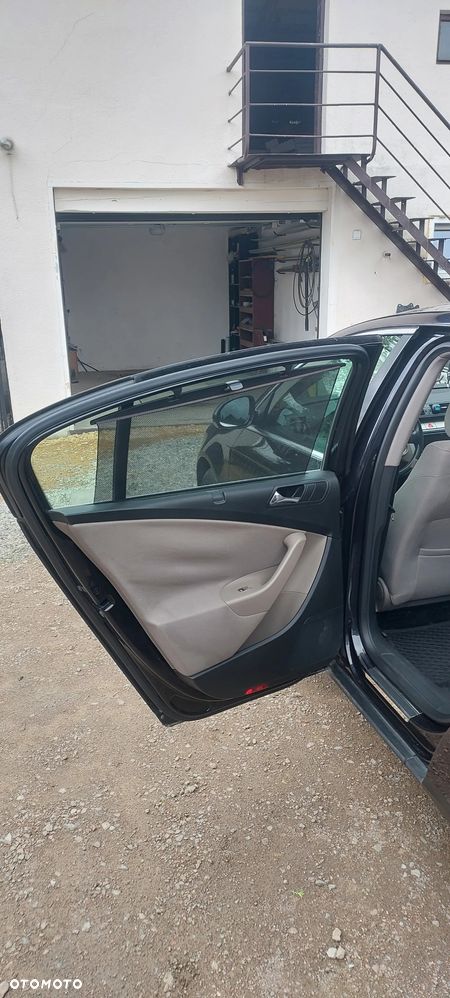 Volkswagen Passat 1.8 TSI Comfortline - 12